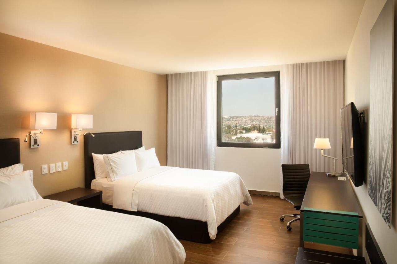 Fiesta Inn Guadalajara Aeropuerto Las Pintas Eksteriør bilde