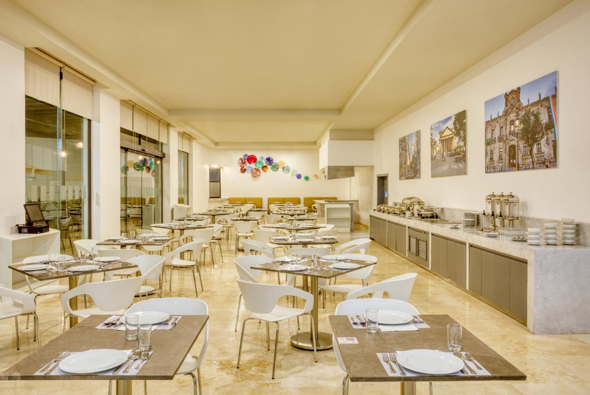 Fiesta Inn Guadalajara Aeropuerto Las Pintas Eksteriør bilde