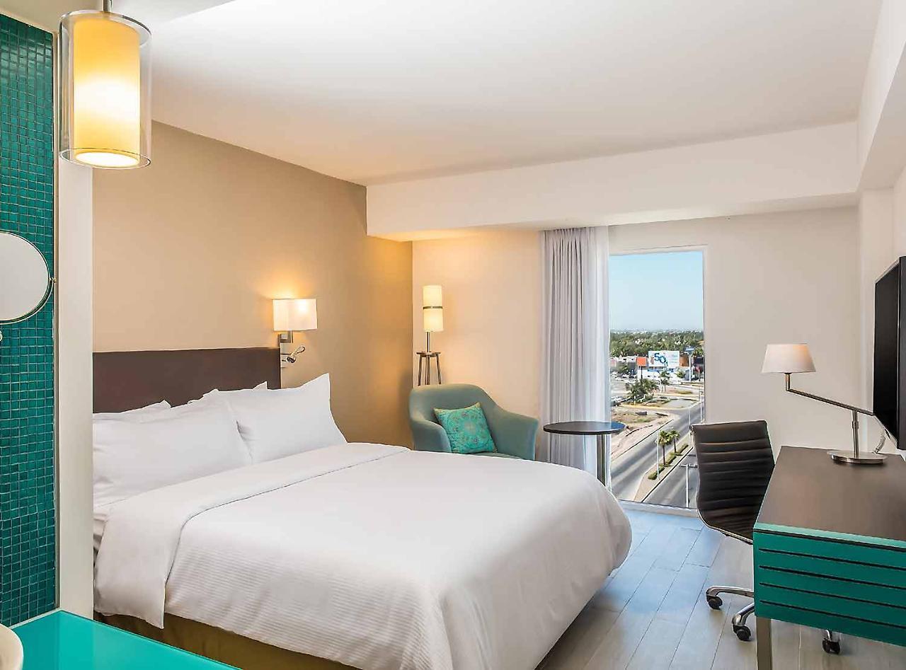 Fiesta Inn Guadalajara Aeropuerto Las Pintas Eksteriør bilde